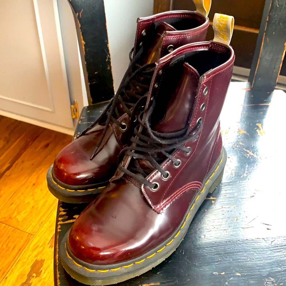 Dr Martens 1460-8 eye vegan leather dark cherry boots EUC